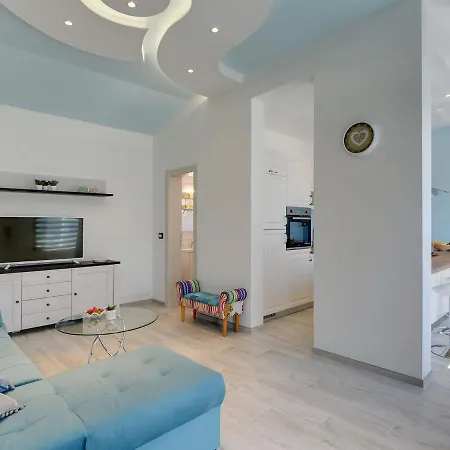 Vikendica Exquisite In Gali Ana With Pool *