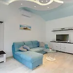 In Gali Ana With Pool & Holiday home Galizana