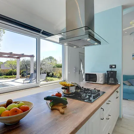 بيت للعطل In Gali Ana With Pool & Galižana